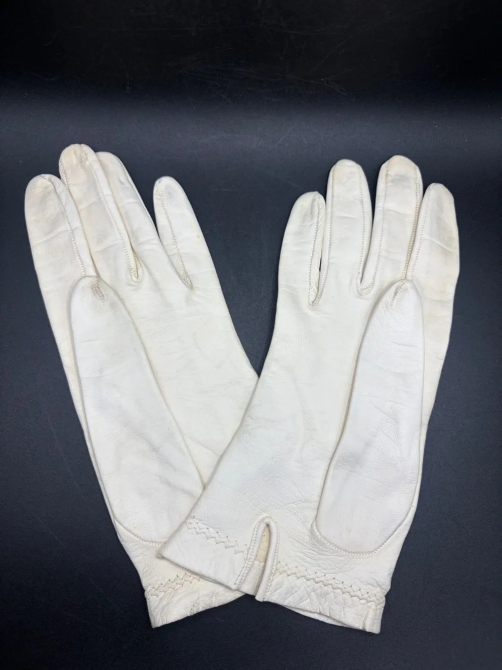 Vintage Off White Leather Ladies Driving Gloves Wrist Gloves, Accessories